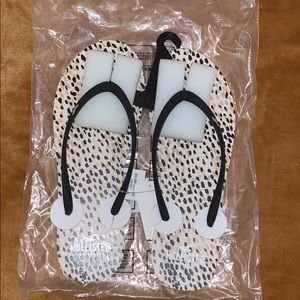 Hollister flip flops
